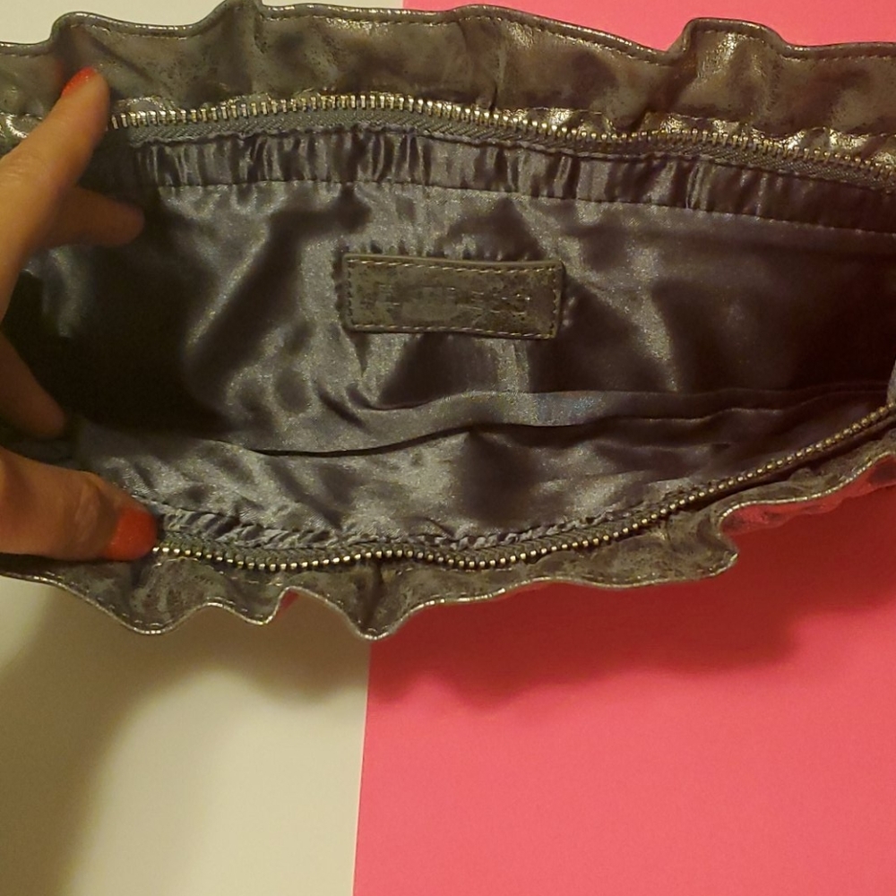 Express Clutch - Picture 3 of 5